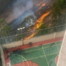 Incêndio ameaça condomínio em Nova Lima - Arquivo pessoal/Imagem cedida ao Estado de Minas