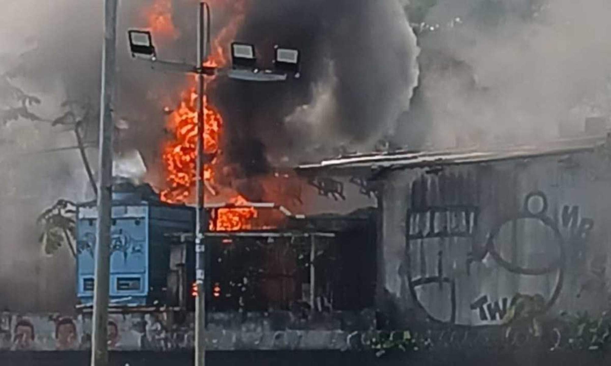 Antiga casa de shows Canecão é atingida por incêndio no Rio de Janeiro