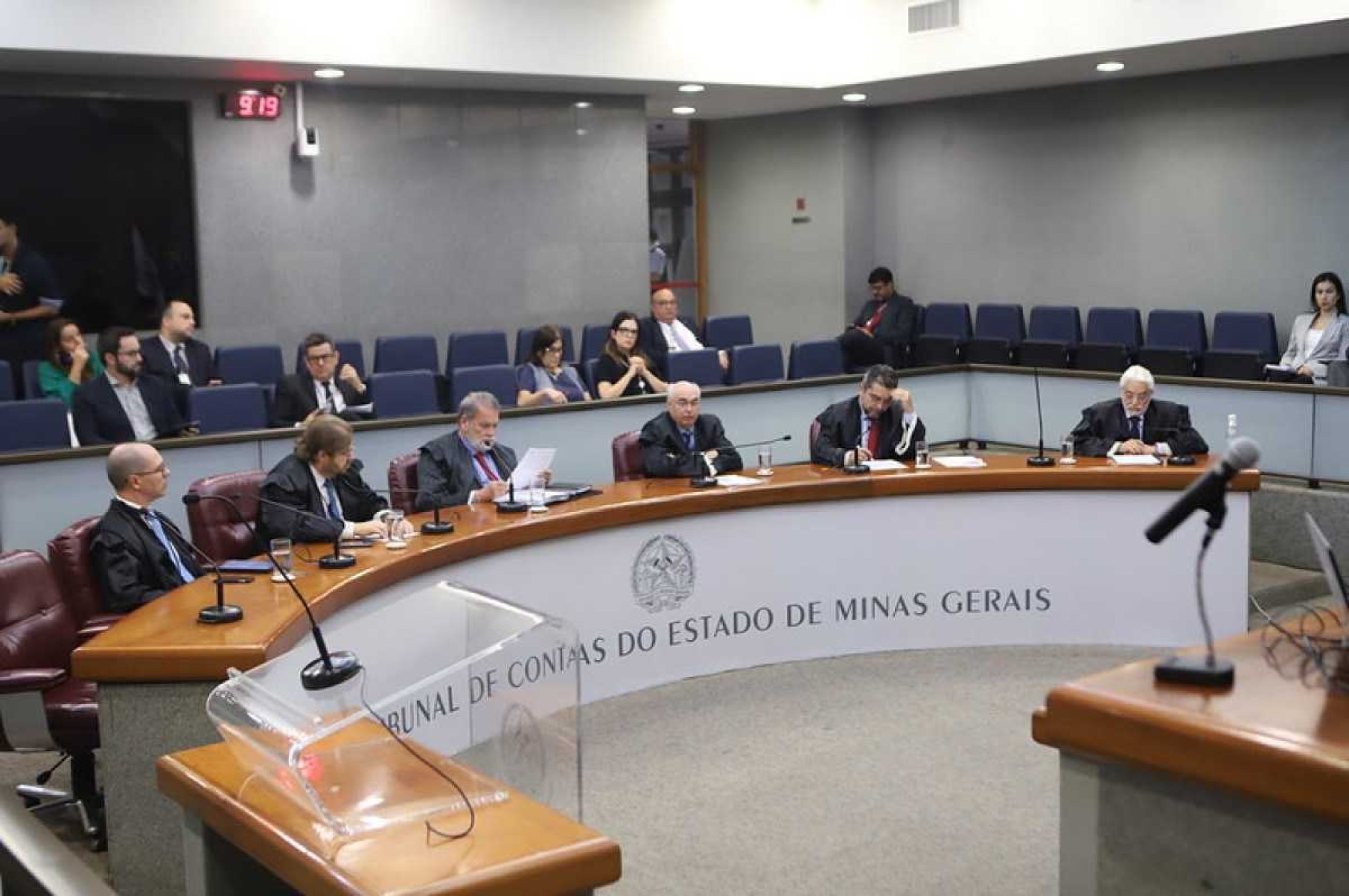 Tribunal de Contas do Estado aprovou contas do governo Zema por 5 votos a 1 -  (crédito: TCE-MG/Divulgação)