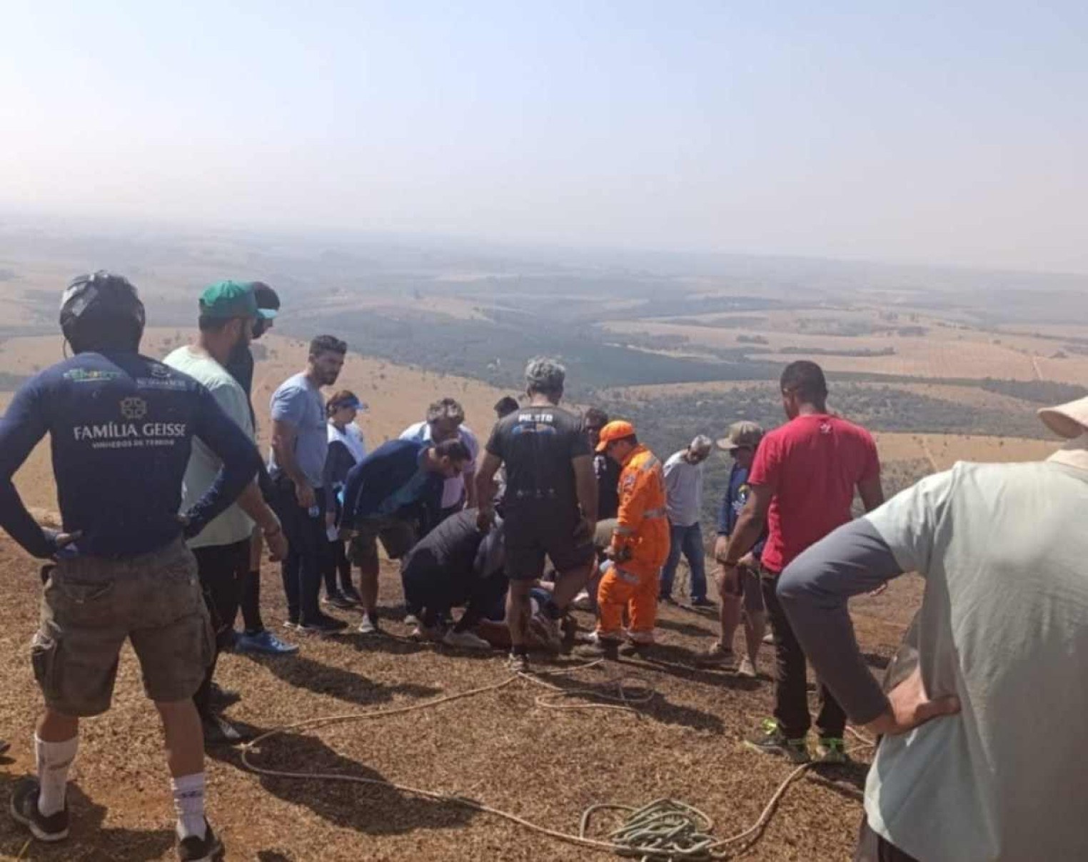 Atleta despenca de parapente durante campeonato em Minas