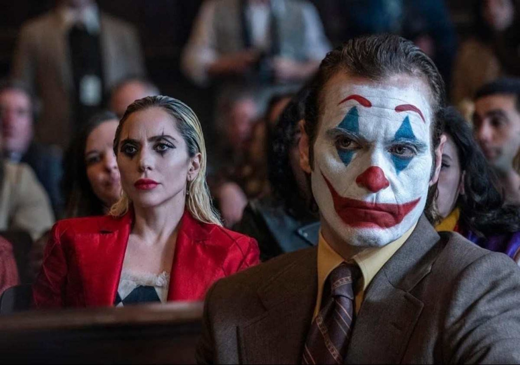 Lady Gaga e Joaquin Phoenix em cena do filme Coringa 2