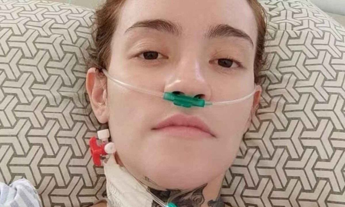 Carolina Arruda, mineira que sente a pior dor do mundo, provocada pela neuralgia do trigêmeo - (crédito: Arquivo pessoal) Carolina Arruda, mineira que sente a pior dor do mundo, provocada pela neuralgia do trigêmeo - (crédito: Arquivo pessoal)