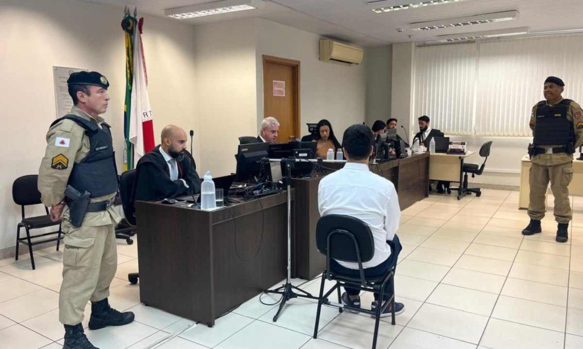 Acusado durante o julgamento no Fórum Lafayette, em BH, onde foi condenado por espancar e torturar a ex-namorada -  (crédito: Tribunal do Júri/Divulgação)