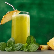 Suco detox de abacaxi e hortelã para os dias quentes (Imagem: Celso Pupo | Shutterstock) -  (crédito: EdiCase)