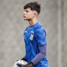 Goleiro Bruninho Samudio, recém-contratado pelo Botafogo, atende fãs em shopping -  (crédito: Foto: Reprodução/Instagram)