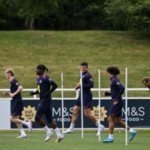  England players take part in a team training session at St George's Park in Burton-on-Trent, central England, on September 4, 2024 ahead of their UEFA Nations League League B, Group 2 football match against Finland on September 10. (Photo by Paul ELLIS / AFP) / NOT FOR MARKETING OR ADVERTISING USE / RESTRICTED TO EDITORIAL USE
     -  (crédito:  AFP via Getty Images)