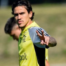 Pedro em treino do Flamengo -  (crédito: Foto: Marcelo Cortes/Flamengo)