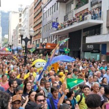 Bolsonaro em JF: apoiadores cantam parabéns por 'aniversário' de atentado - Bruno Luis Barros/EM/D.A. Press