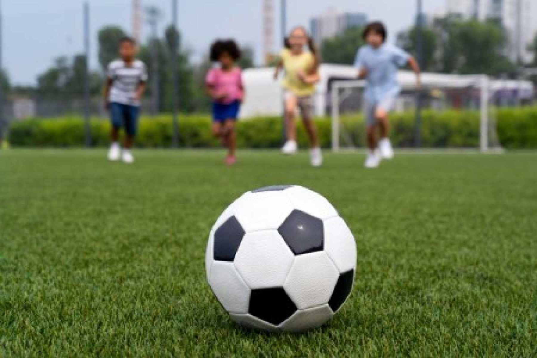 Praticar esportes na infância e adolescência proporciona benefícios permane