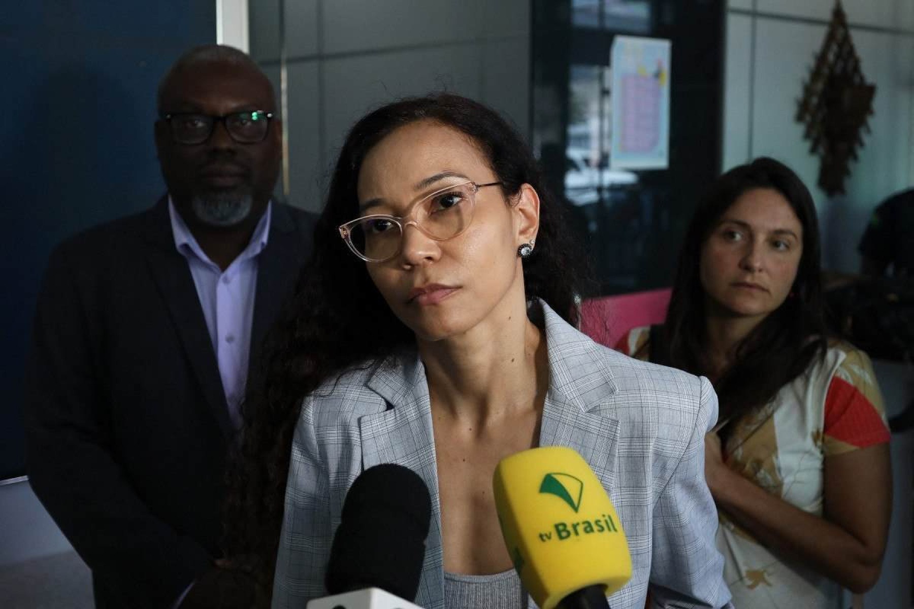 Rita de Oliveira declarou lealdade a Silvio Almeida
       -  (crédito: MICHAEL DANTAS/AFP)