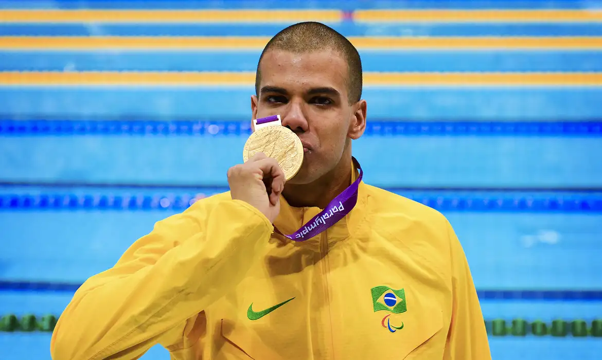 Multicampeão paralímpico André Brasil lança biografia -  (crédito: EBC)