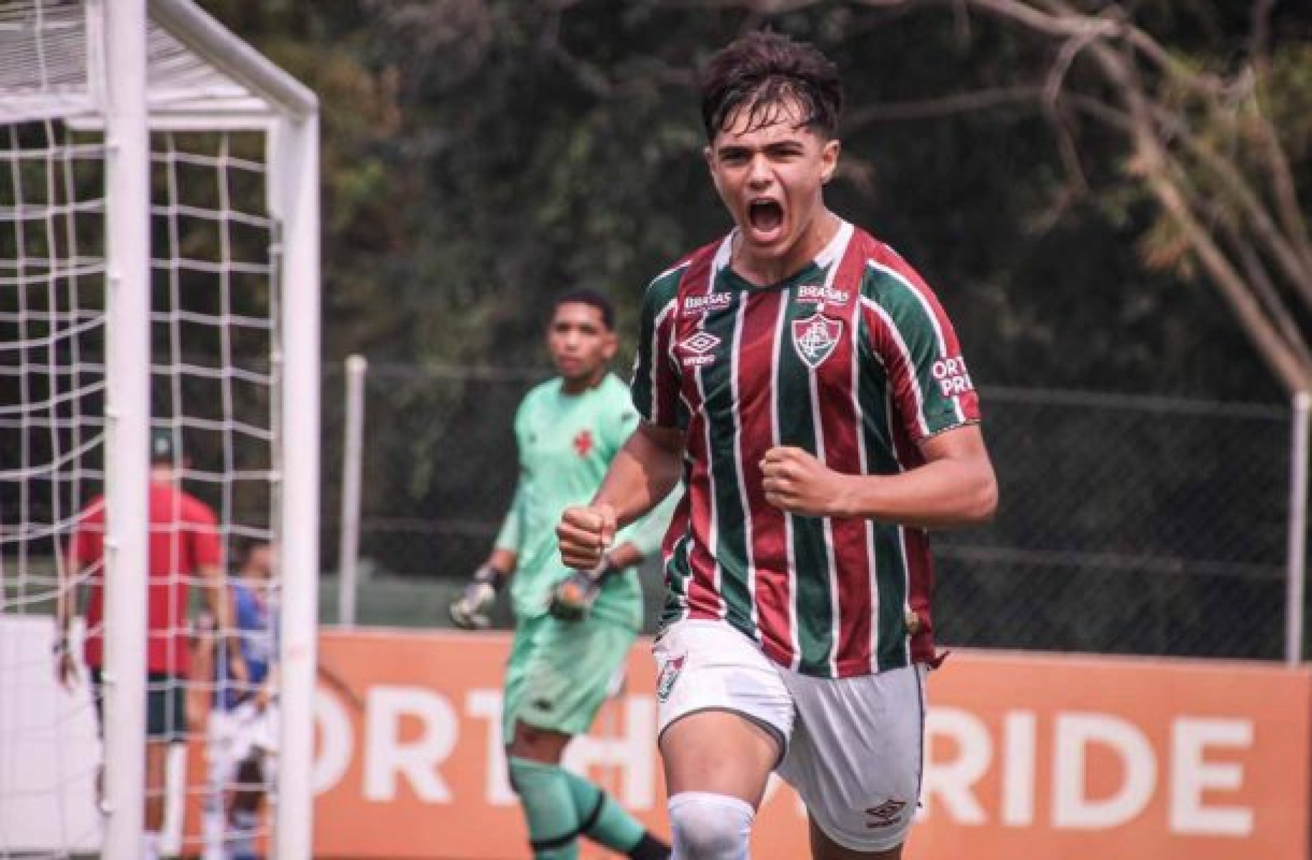 Fluminense vence primeiro jogo em estádio com nome de Marcelo