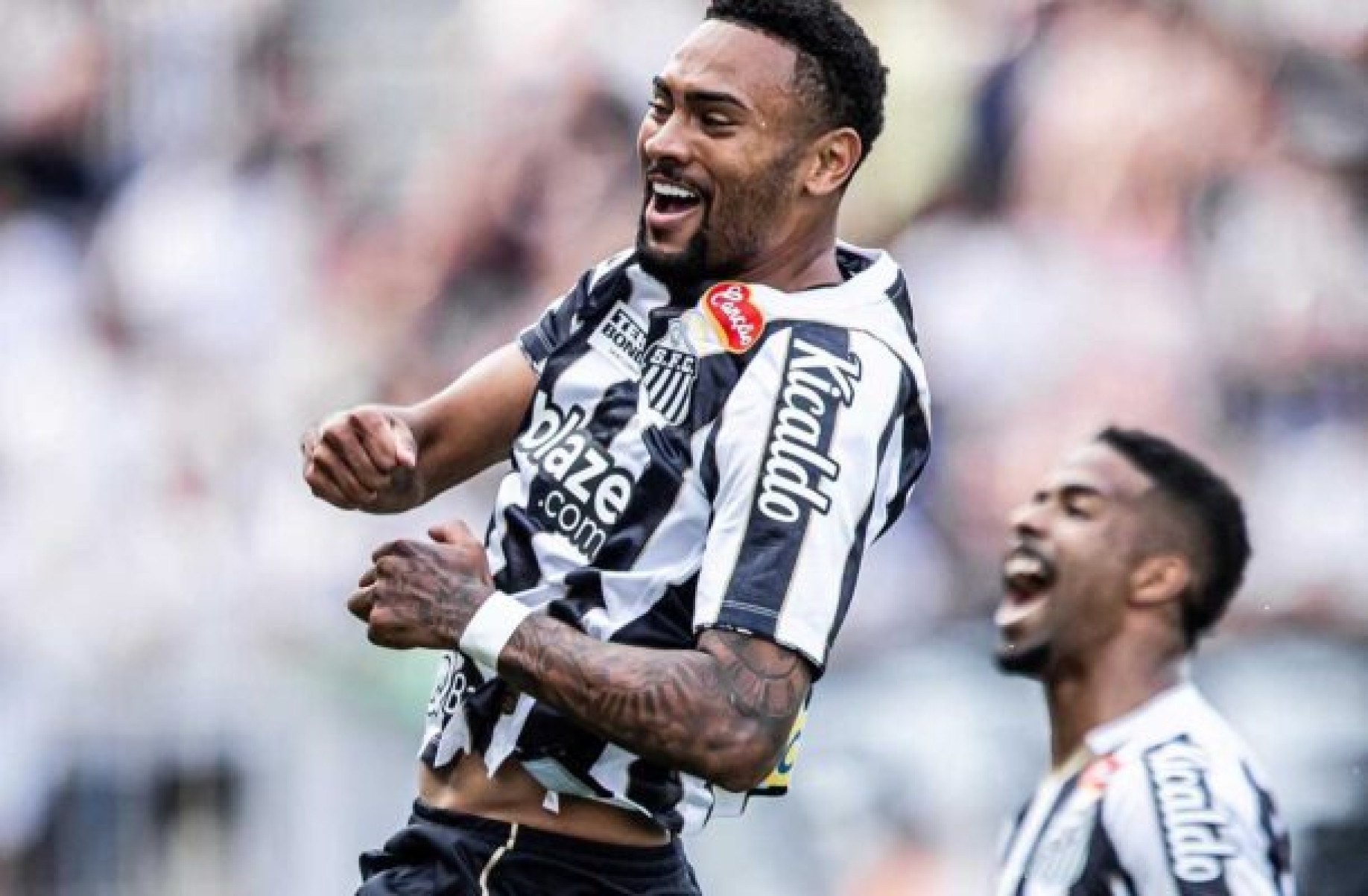 Santos encerra jejum de quatro jogos e assume a liderança da Série B