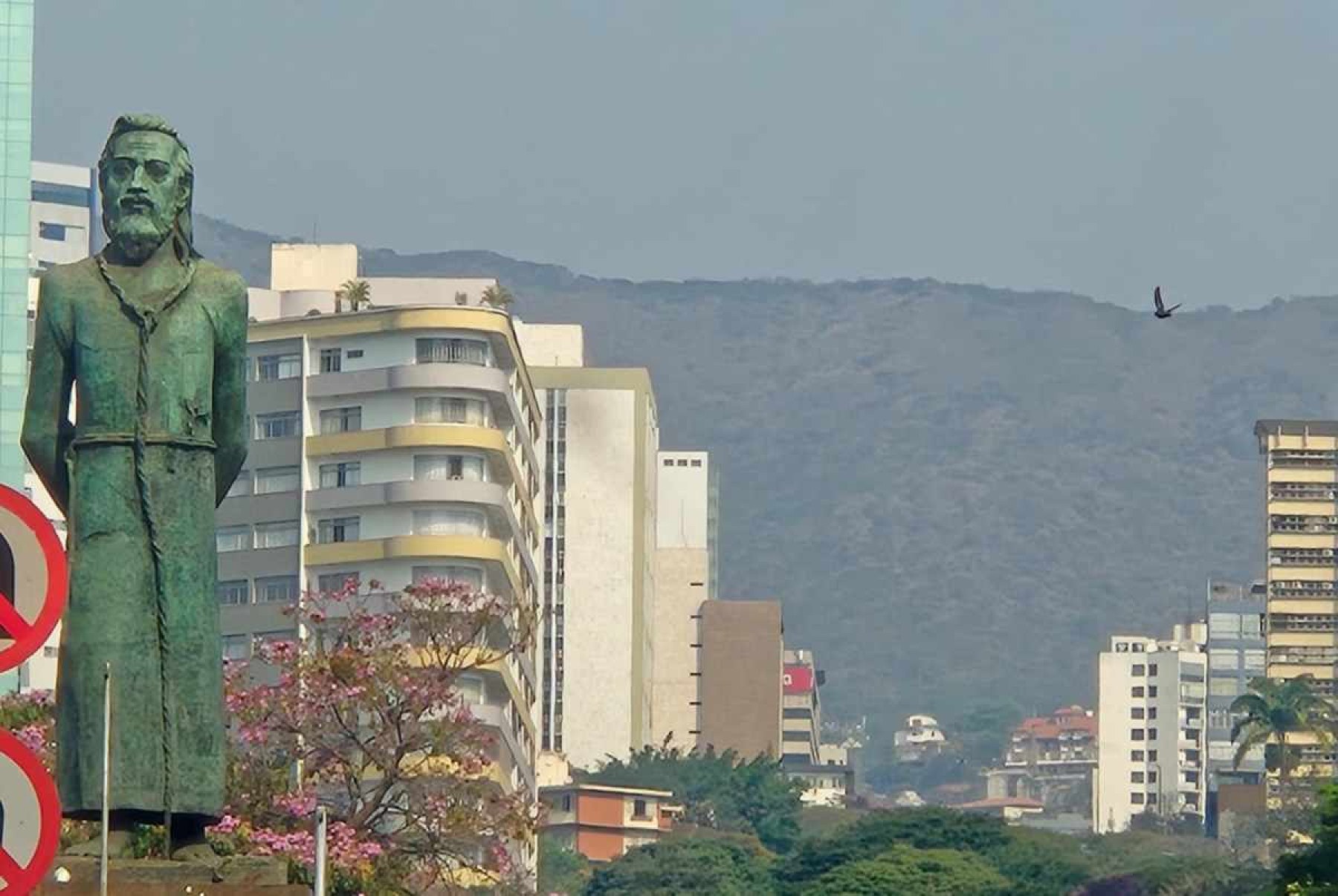 Final de semana é de calor e tempo seco em BH