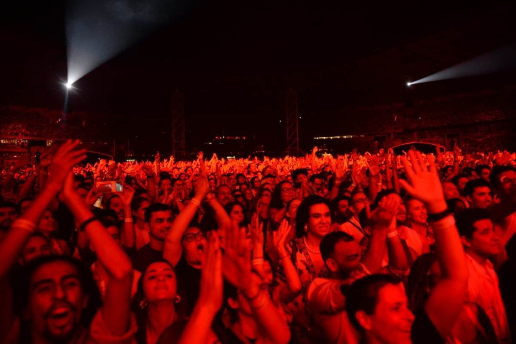 Público em show de Maria Bethânia e Caetano Veloso no Mineirão, no feriado de 7 de setembro