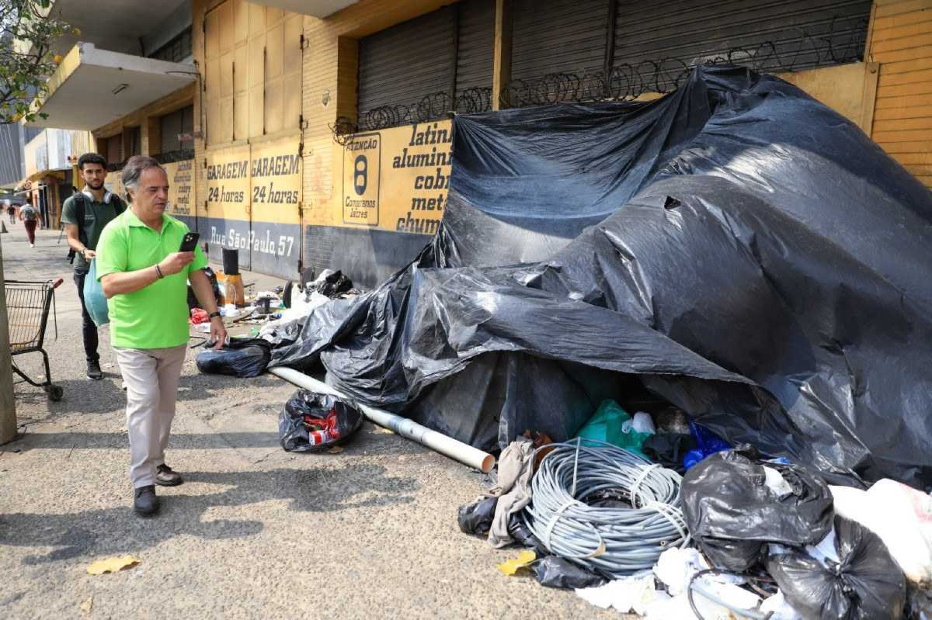 Tramonte reclama de sujeira e falta de segurança em giro por BH