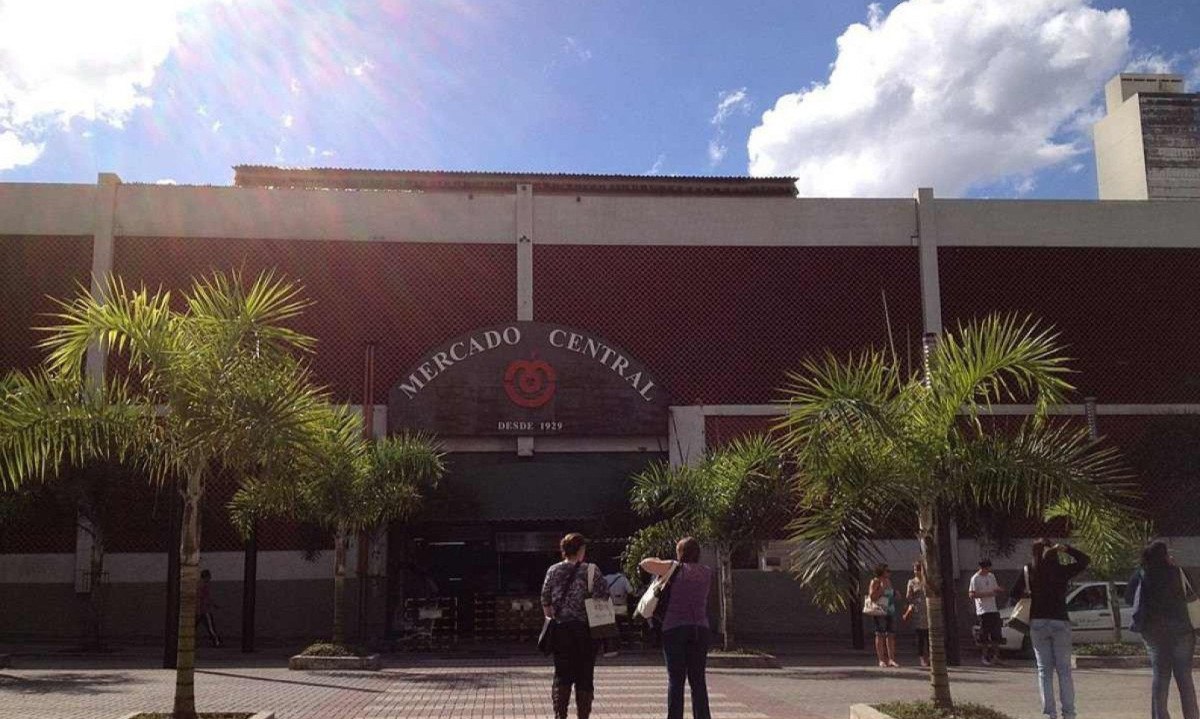 Fachada do Mercado Central da Avenida Augusto de Lima, no Centro de BH -  (crédito: Paulo JC Nogueira/wikimedia commons)