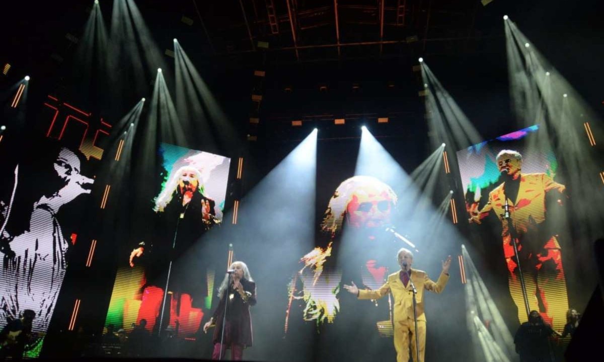 Maria Bethânia e Caetano Veloso durante show no Mineirão, no feriado de 7 de setembro -  (crédito: Tulio Santos/EM/D.A.PRESS)