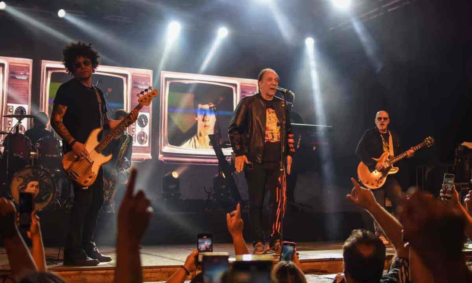 A banda Biquíni no palco