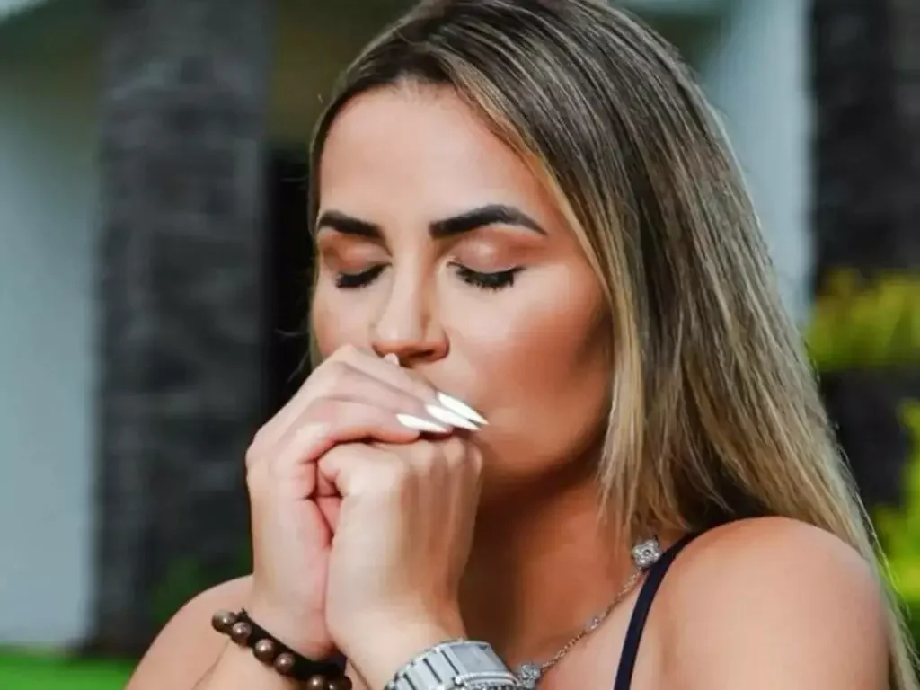 A influenciadora foi apreendida junto de sua m&atilde;e, Solange Bezerra, por suspeita de envolvimento no mesmo esquema, que teria lavado R$ 3 bilh&otilde;es em itens de luxo -  (crédito: Observat&oacute;rio dos Famosos)
