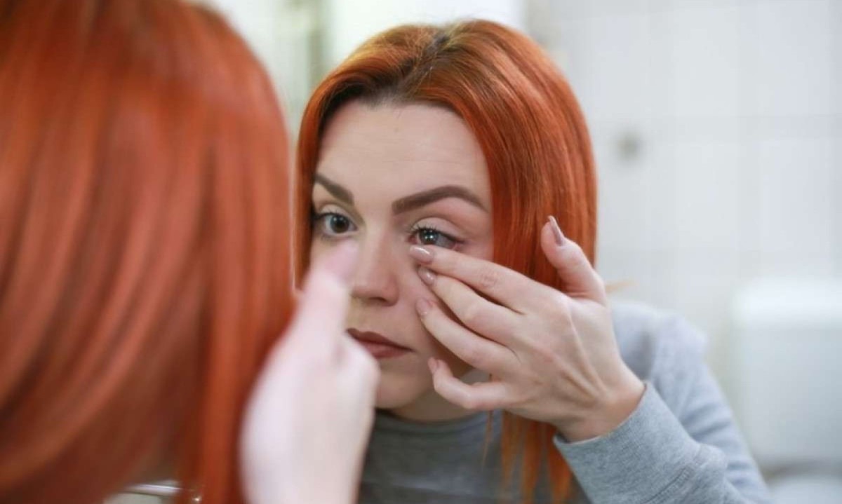 Por conta da baixa umidade, esses acessórios podem causar coceira, irritação e, uma das piores consequências possíveis, lesão na córnea -  (crédito: Freepik)