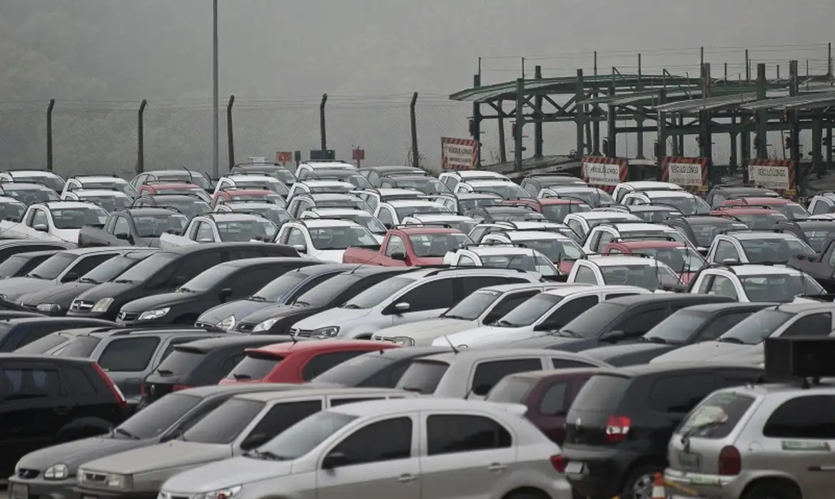 Financiamentos de veículos novos e usados cresceram 14,8% em agosto -  (crédito: EBC - Economia)