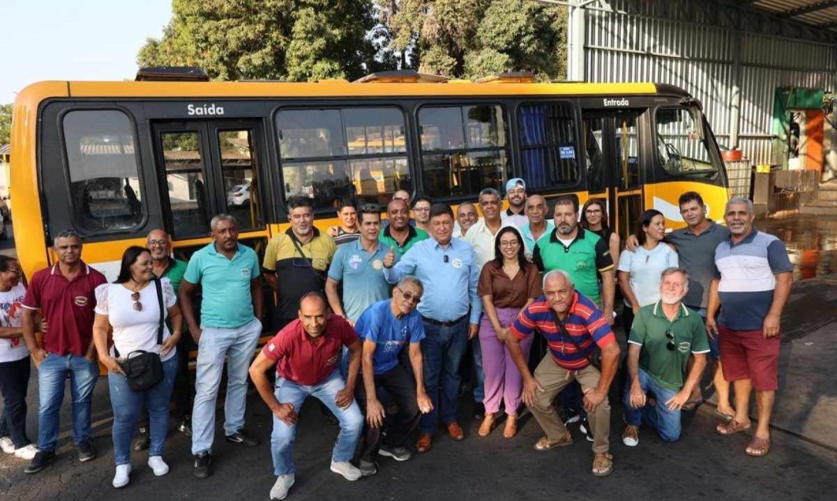 Candidato Carlos Viana se reuniu com representantes do Sindicato dos Permissionários dos Ônibus Suplementares -  (crédito: Rafael Andrade/Campanha Carlos Viana)