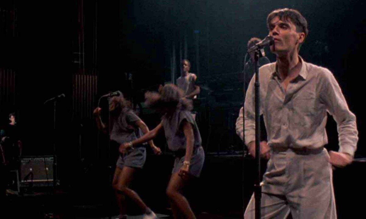 Dirigido por Jonathan Demme, "Stop making sense" é o registro de três noites de shows do Talking Heads, em Los Angeles, em dezembro de 1983 -  (crédito: o2play/divulgação)