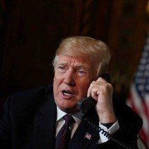 Cantor chamado de 'mulher gostosa' apaga post de apoio a Trump - AFP