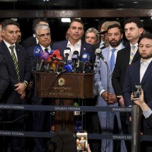 Novo pedido de impeachment de Moraes é entregue a Pacheco pela oposição