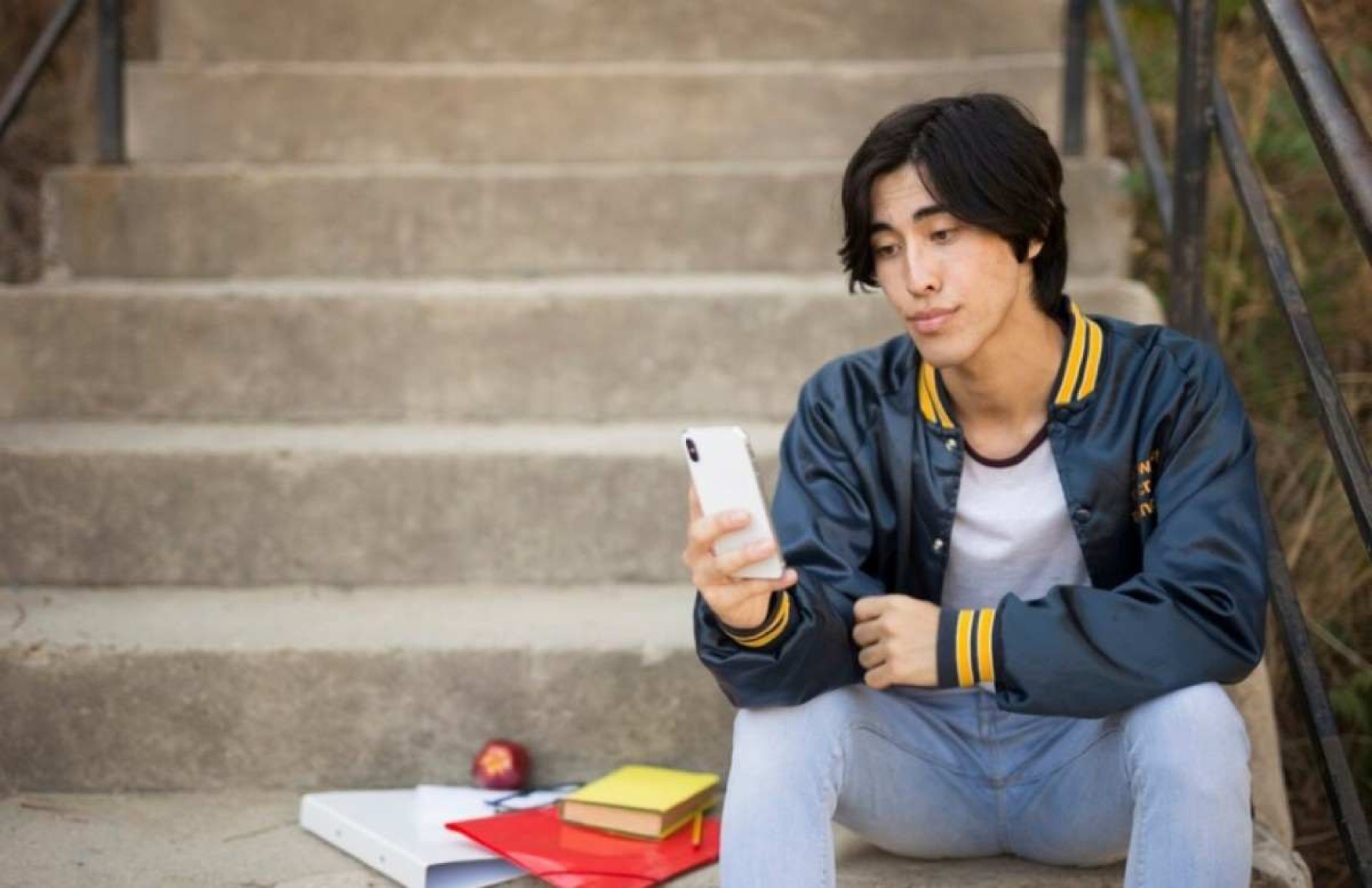 Especialista alerta para o uso consciente das telas entre crianças e jovens