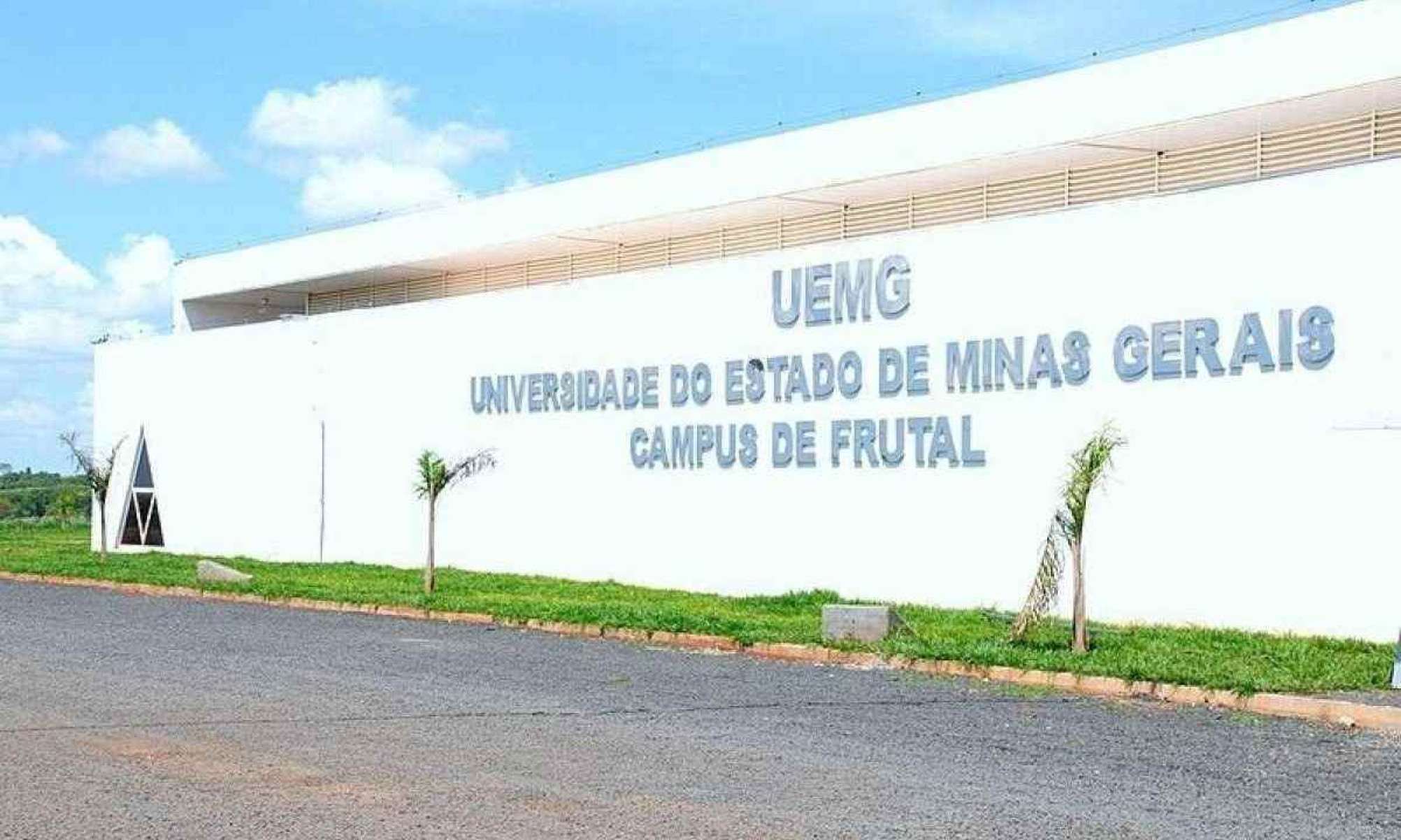 MPMG denuncia estudantes da UEMG por injúria racial em calourada