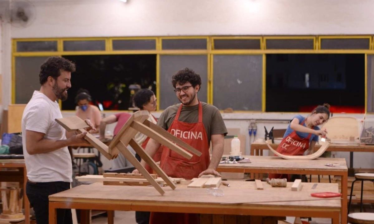 Escola livre de marcenaria rompe com sentido tradicional de oficina em Belo Horizonte
 -  (crédito: Túlio Santos/EM/D.A.Press)