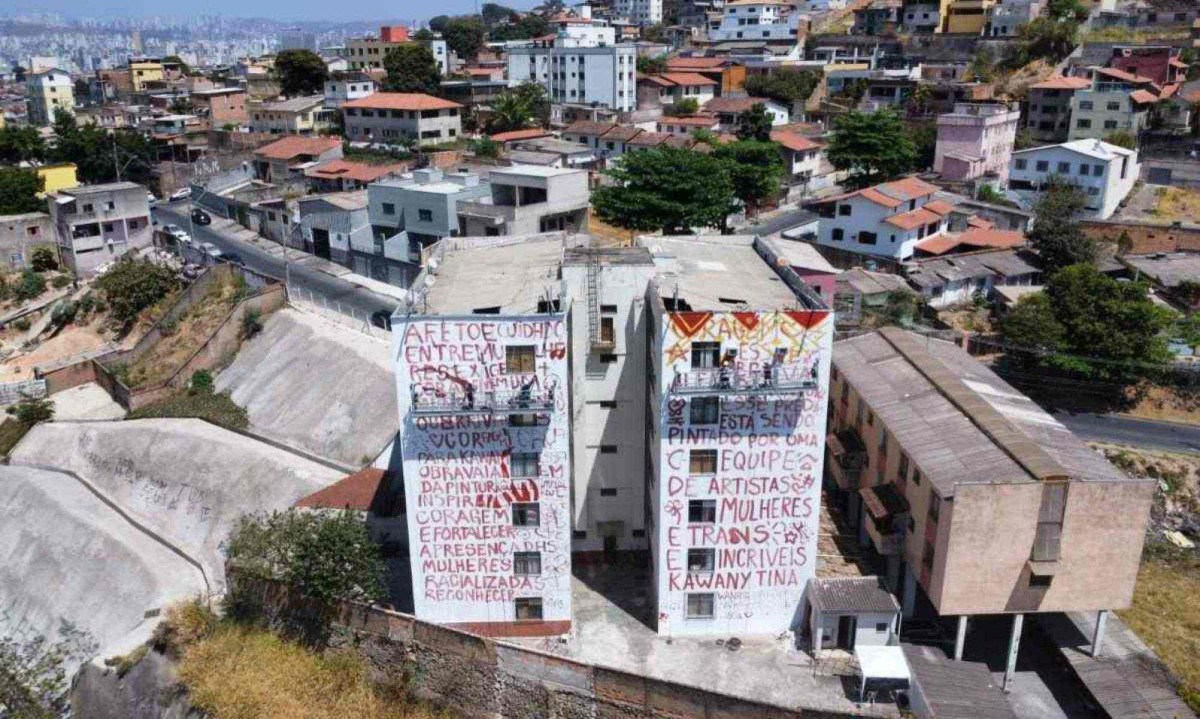 Empenas de prédios próximos a Av. Antônio Carlos darão espaço a pintura de Kawany Tamoyos -  (crédito: Leandro Couri/EM/DA Press)