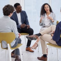 As empresas devem prezar o bem-estar dos colaboradores, incentivando a discussão sobre saúde mental (Imagem: PeopleImages.com - Yuri A | Shutterstock) -  (crédito: EdiCase)