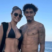 Brasileiro astro do Barcelona rebate críticas sobre foto com a esposa - No Ataque Internacional