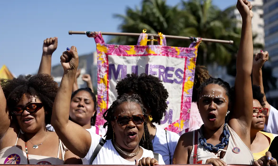 Empoderamento econômico negro aumentaria PIB, apontam especialistas -  (crédito: EBC - Economia)