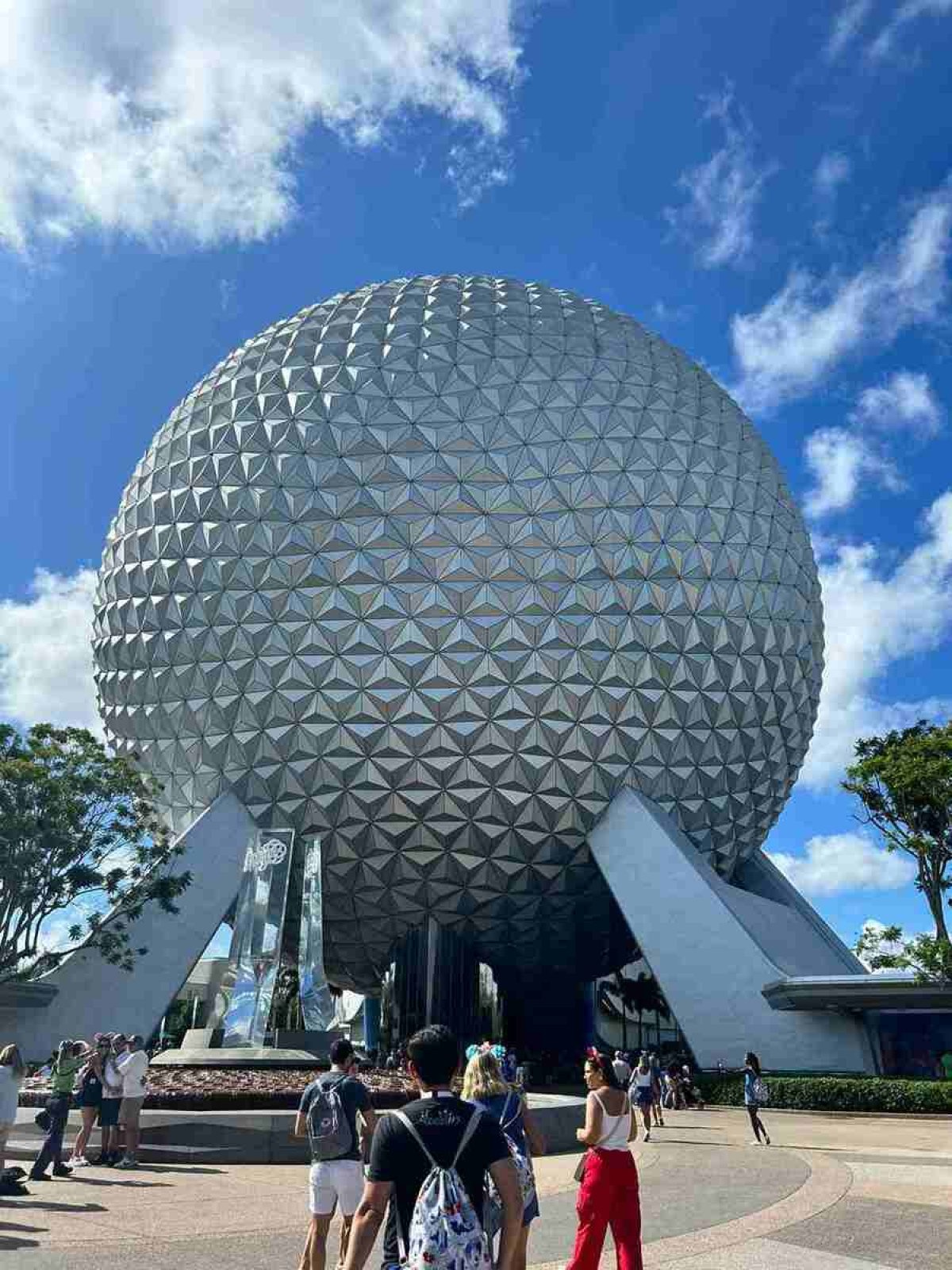 "Spaceship Earth", no EPCOT,  é o símbolo icônico do parque e um ótimo ponto para fotos  