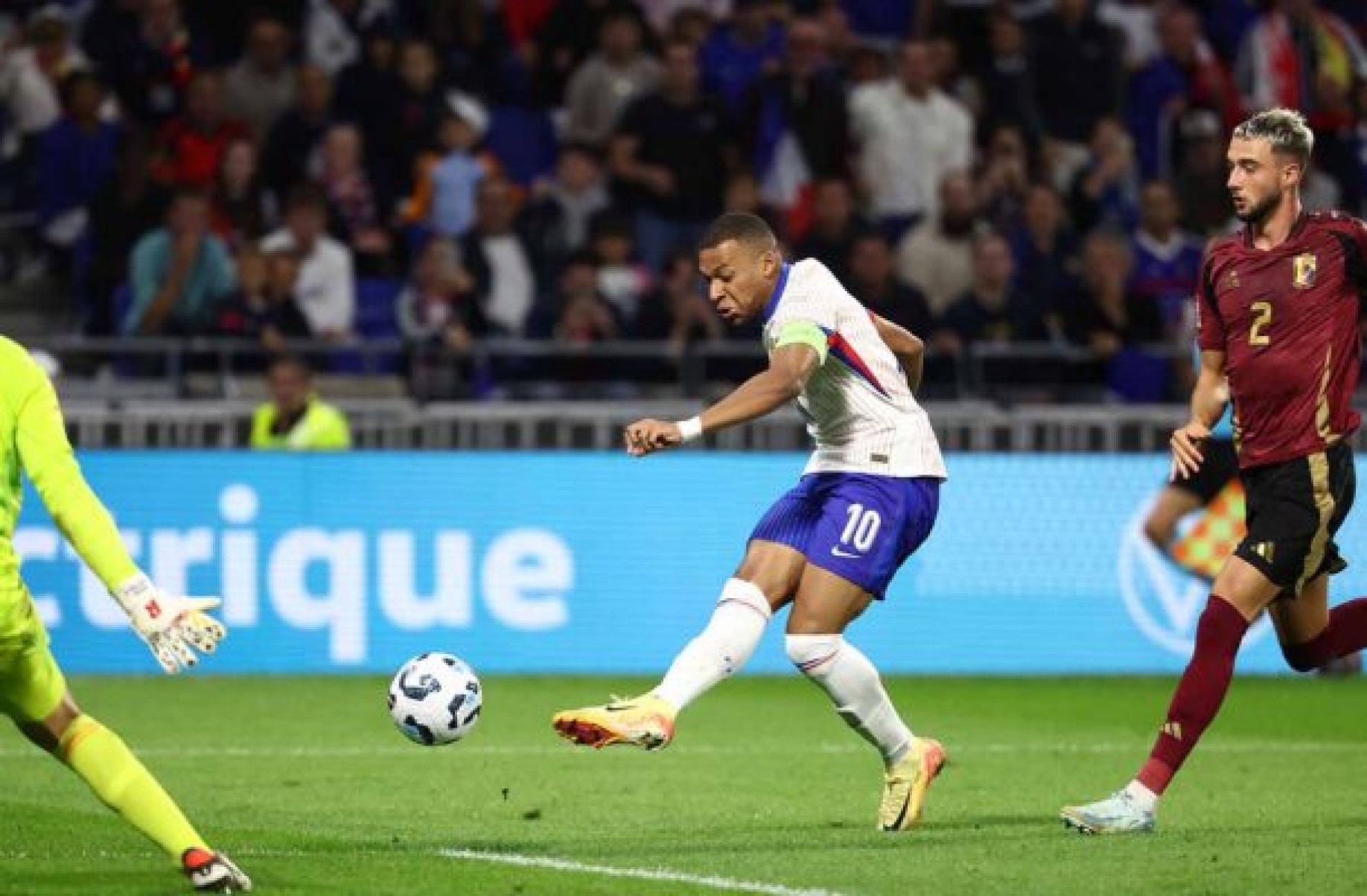 Deschamps volta a defender Mbappé: ‘A França será sempre mais forte com ele’