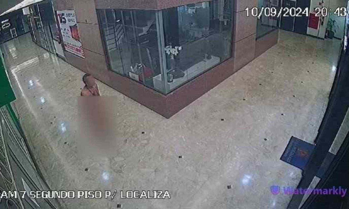 Homem anda pelado por centro de compras na Região Oeste de Belo Horizonte -  (crédito: Redes Sociais / Reprodução)