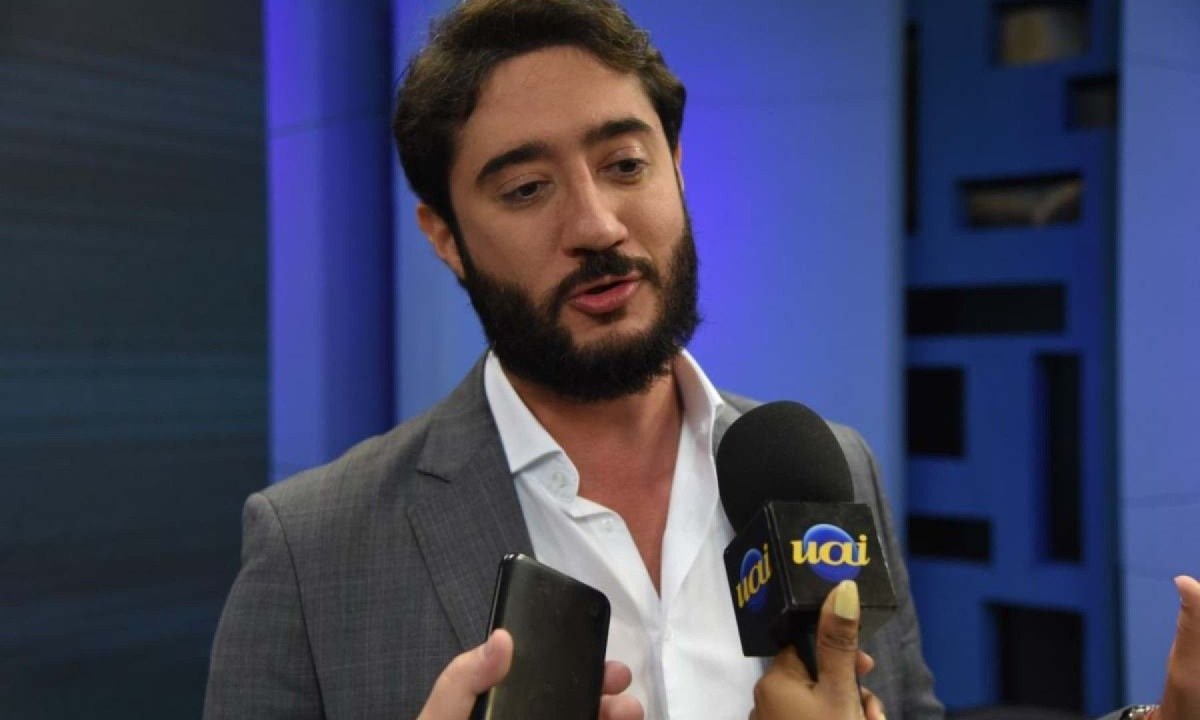 Gabriel Azevedo comenta o debate da TV Alterosa e do Estado de Minas com os candidatos à Prefeitura de Belo Horizonte -  (crédito: Gladyston Rodrigues/EM/D.A. Press)