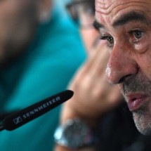  Lazio's Italian headcoach Maurizio Sarri attends a press conference at Celtic Park stadium in Glasgow, on October 3, 2023 on the eve of their UEFA Champions League Group E football match against Celtic. (Photo by ANDY BUCHANAN / AFP) (Photo by ANDY BUCHANAN/AFP via Getty Images)
     -  (crédito:  AFP via Getty Images)