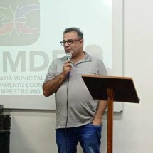 Prefeito de cidade mineira é denunciado por fraude em licitação - Redes sociais