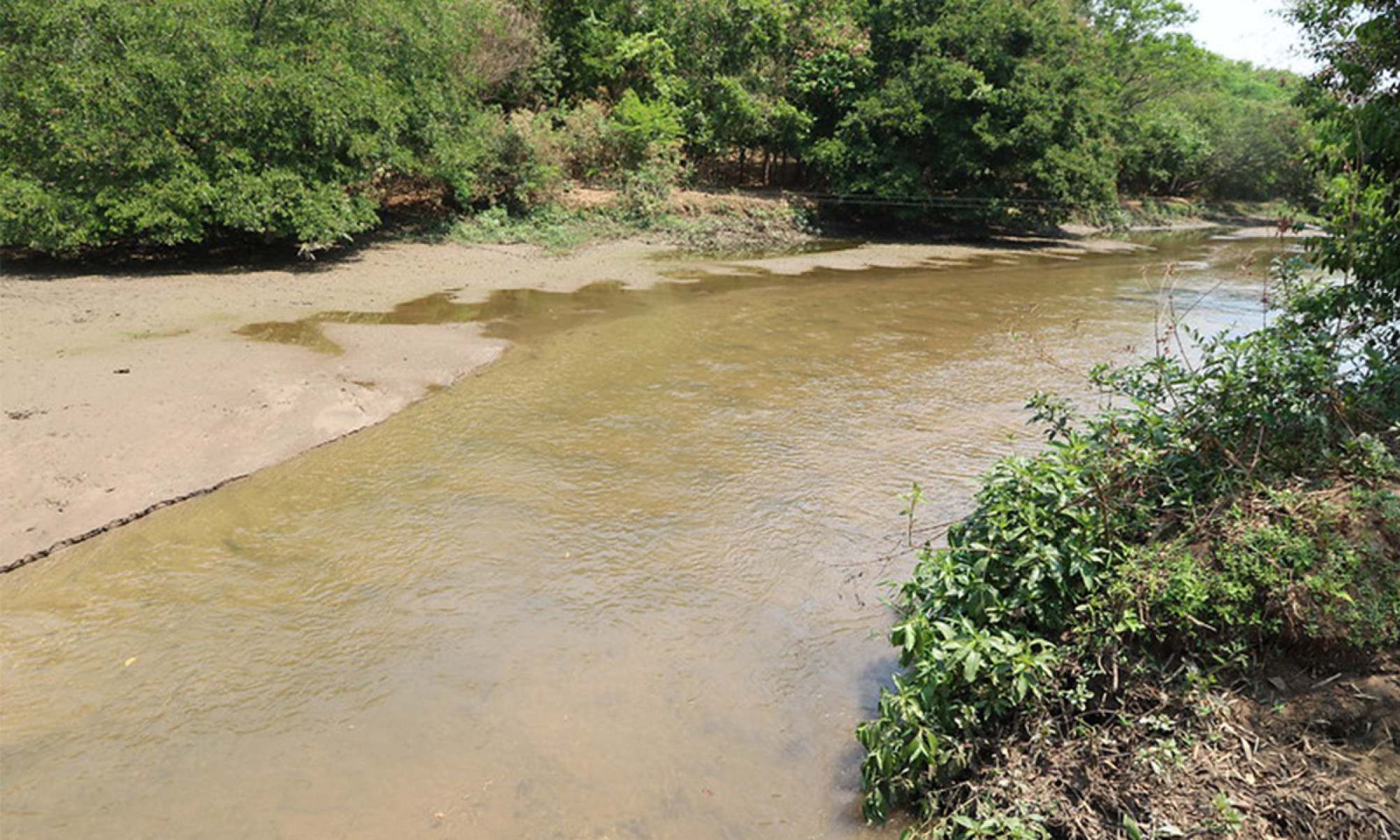 Nesta quarta-feira (11/9) o rio Uberaba registrou vaz&atilde;o de cerca de 1.100 litros/segundo -  (crédito: Prefeitura de Uberaba/Divulga&ccedil;&atilde;o)