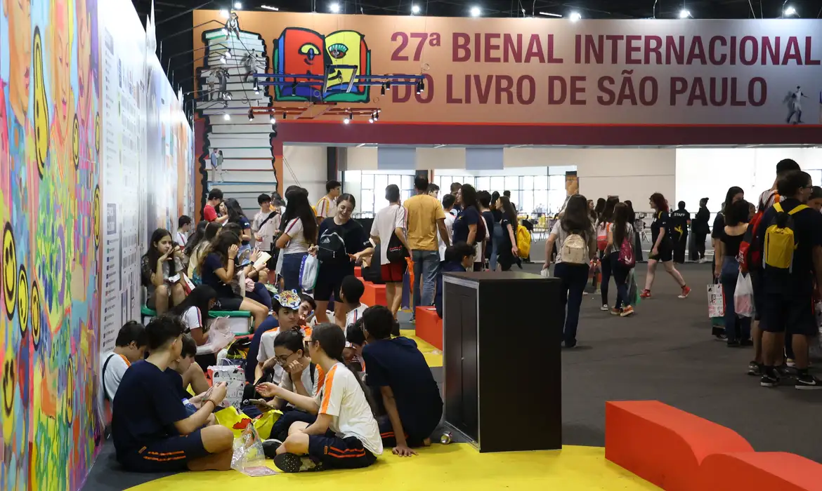 Mais de 600 mil pessoas devem visitar Bienal do Livro de São Paulo -  (crédito: EBC)