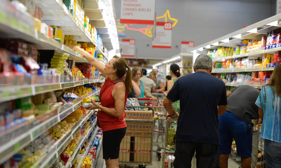 Inflação desacelera para todas as faixas de renda em agosto -  (crédito: EBC)