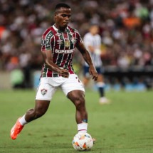 Arias em ação com a camisa do Fluminense, sendo um dos principais destaques da temporada -  (crédito:  - Foto: Marcelo Gonçalves/Fluminense)