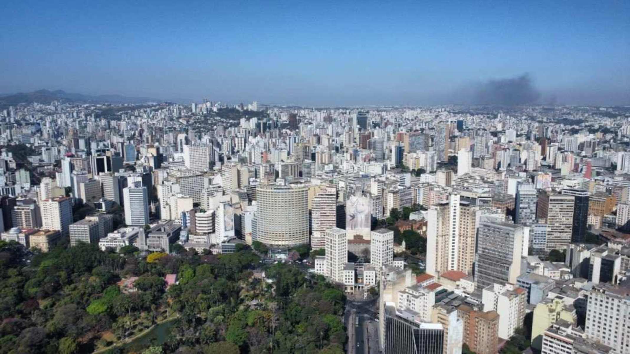 Baixa umidade coloca cidades de MG em alerta vermelho para clima de deserto