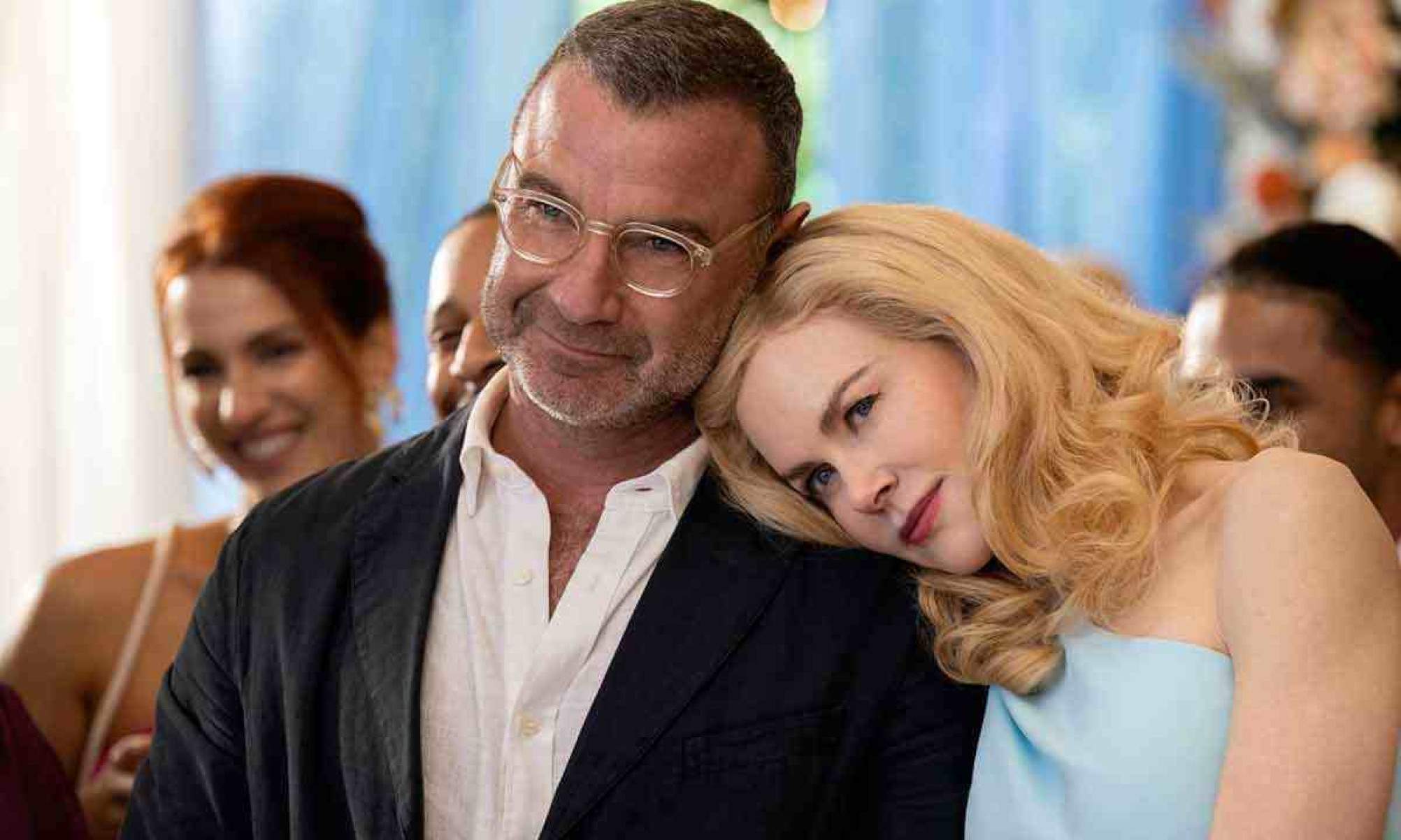 Nicole Kidman e Liev Schreiber vivem o casal Winbury, na produção baseada no livro homônimo -  (crédito: netflix/divulgação)