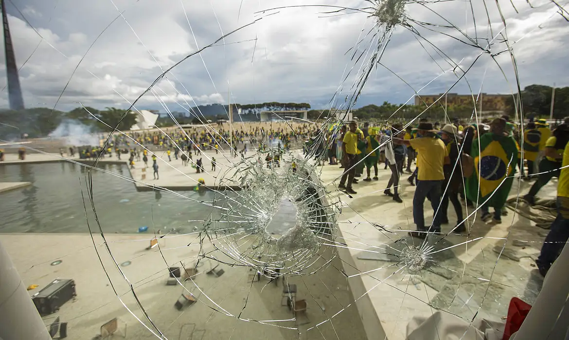 Anistiar crimes contra democracia é inconstitucional, dizem juristas -  (crédito: EBC - Política)